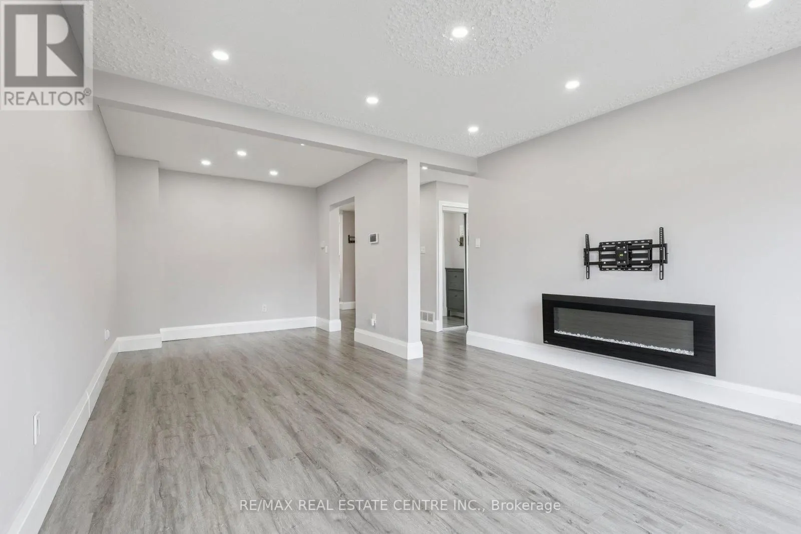 122 MOOREGATE CRESCENT