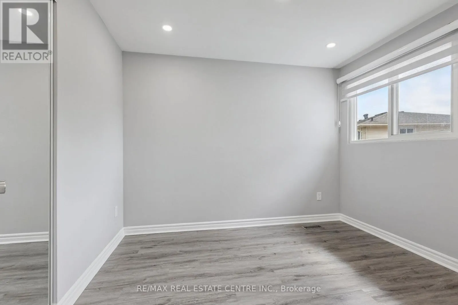 122 MOOREGATE CRESCENT