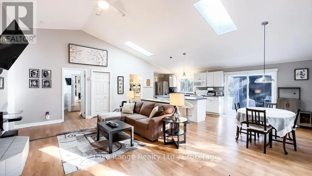 910 VICTORIA ROAD