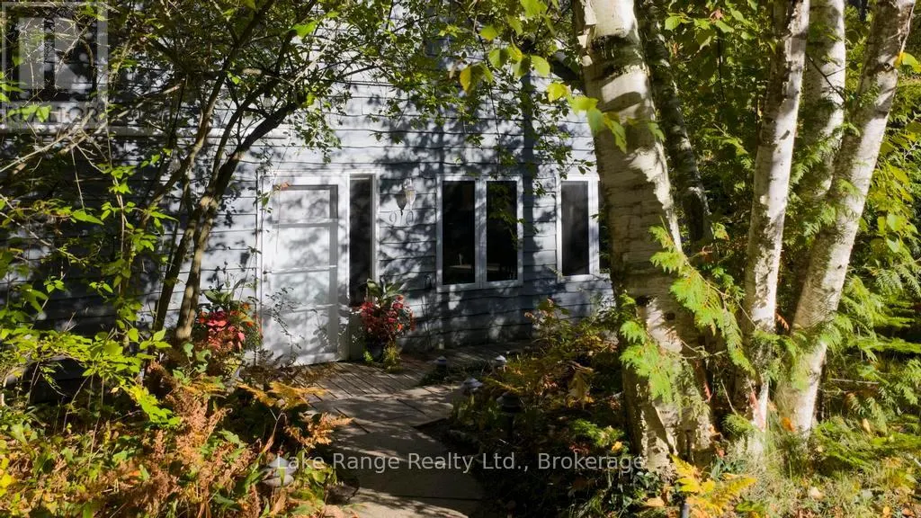 910 VICTORIA ROAD