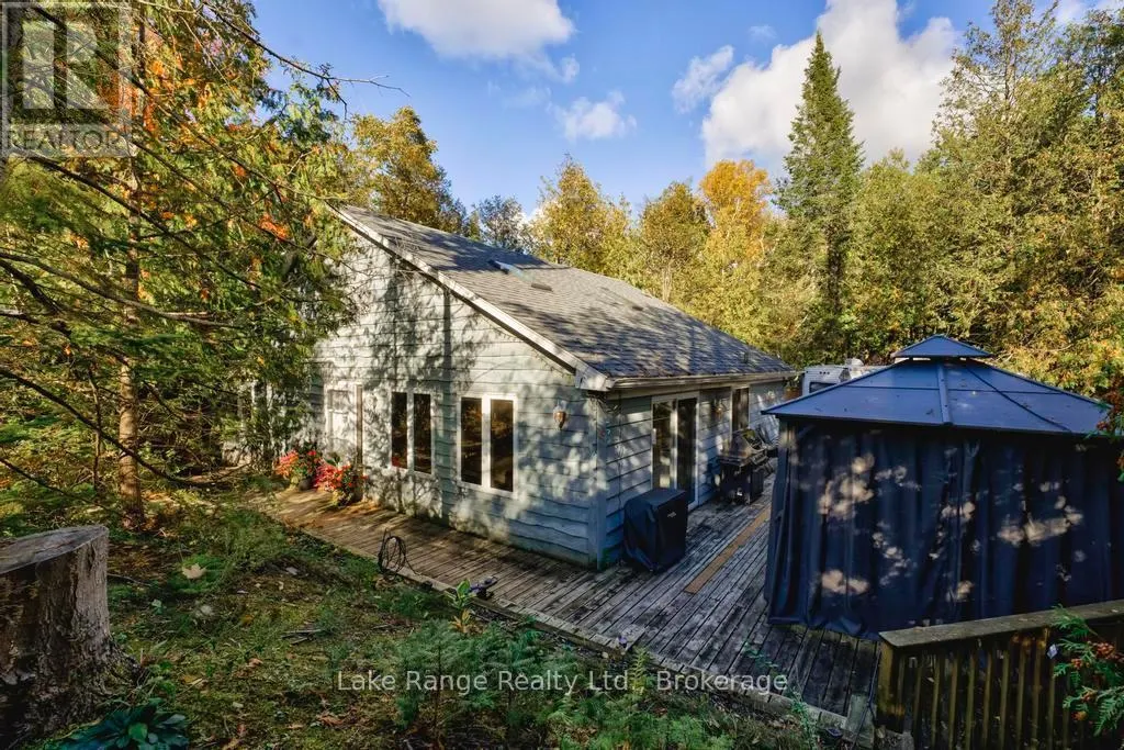 910 VICTORIA ROAD