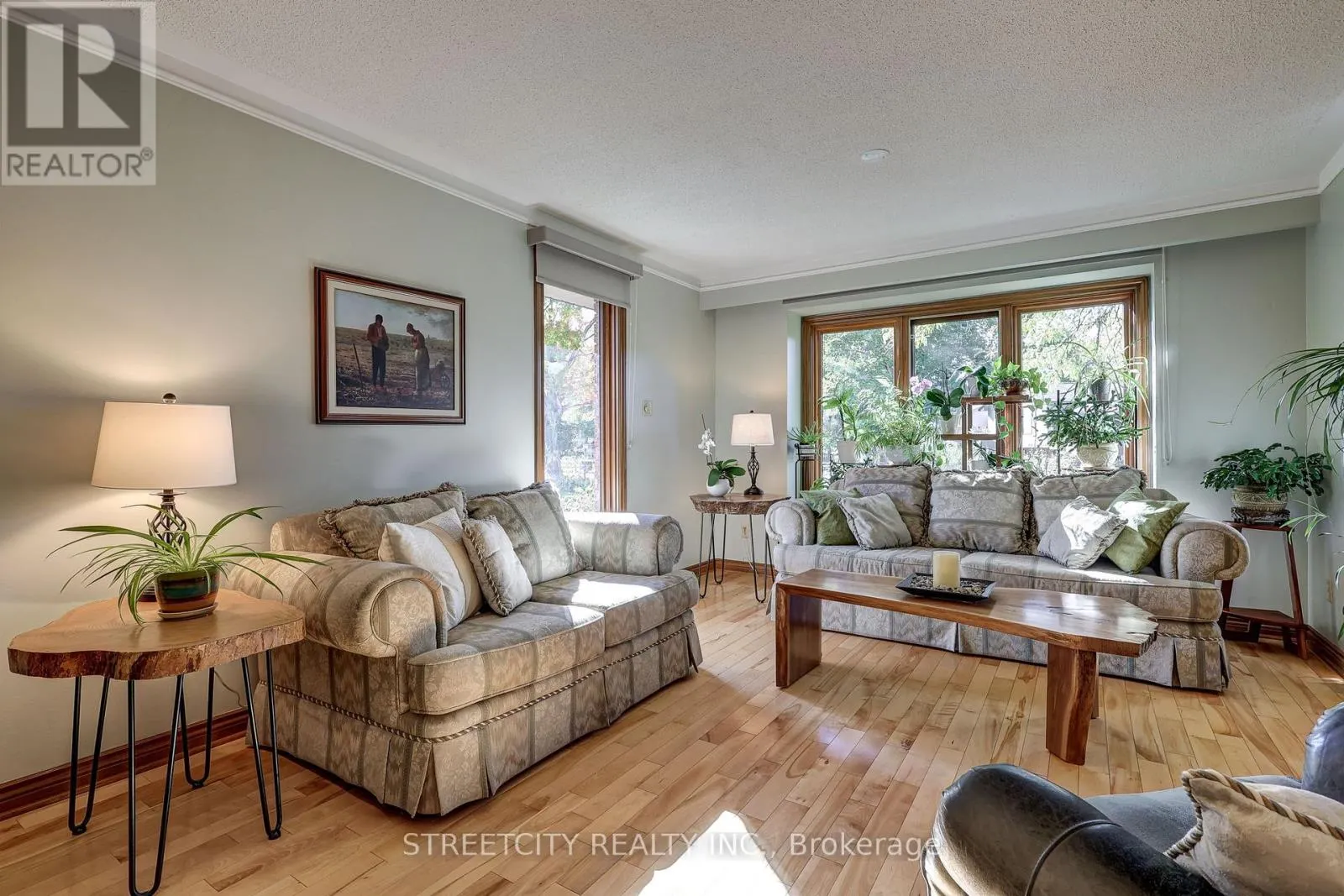 71 GLENBURNIE CRESCENT
