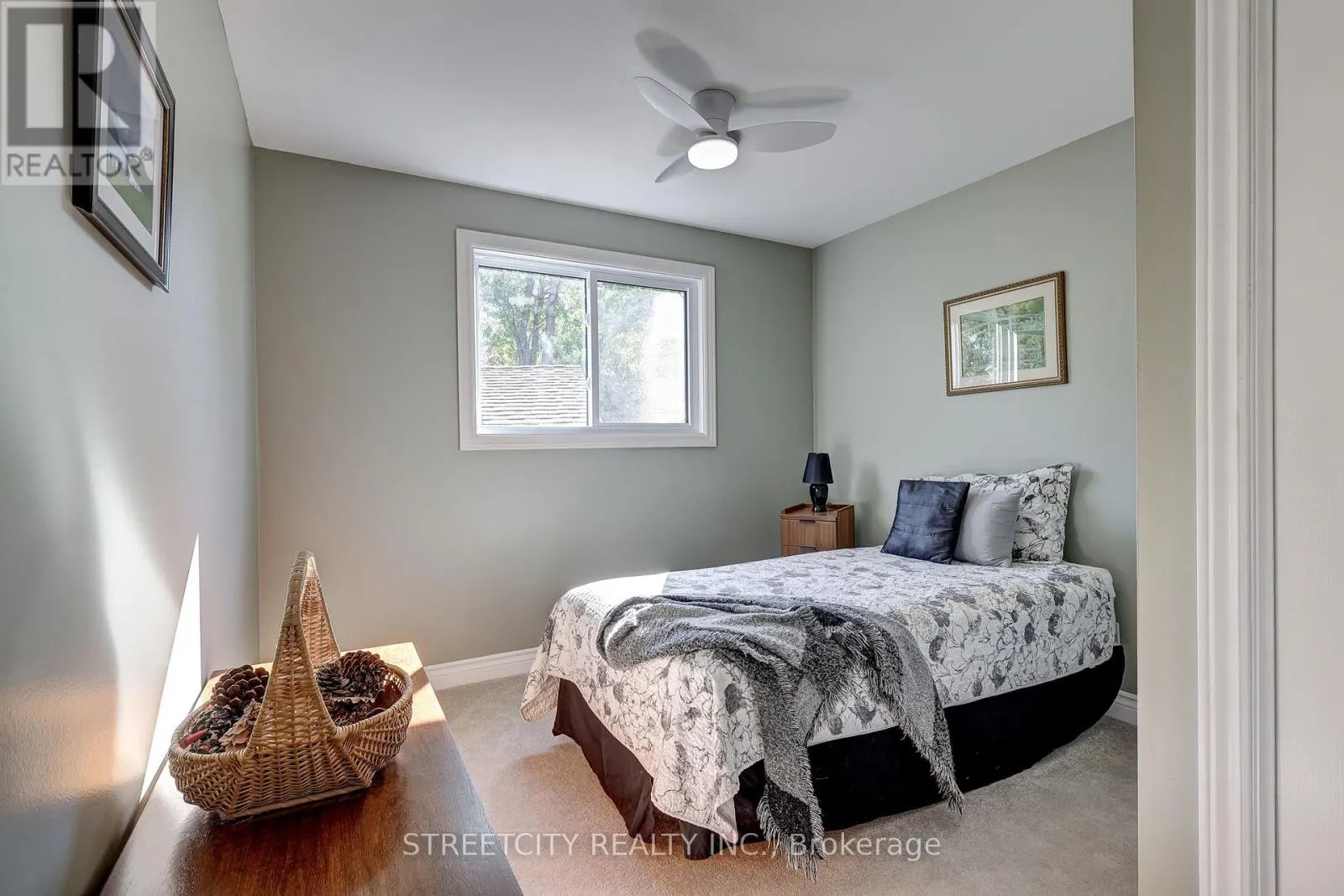 71 GLENBURNIE CRESCENT