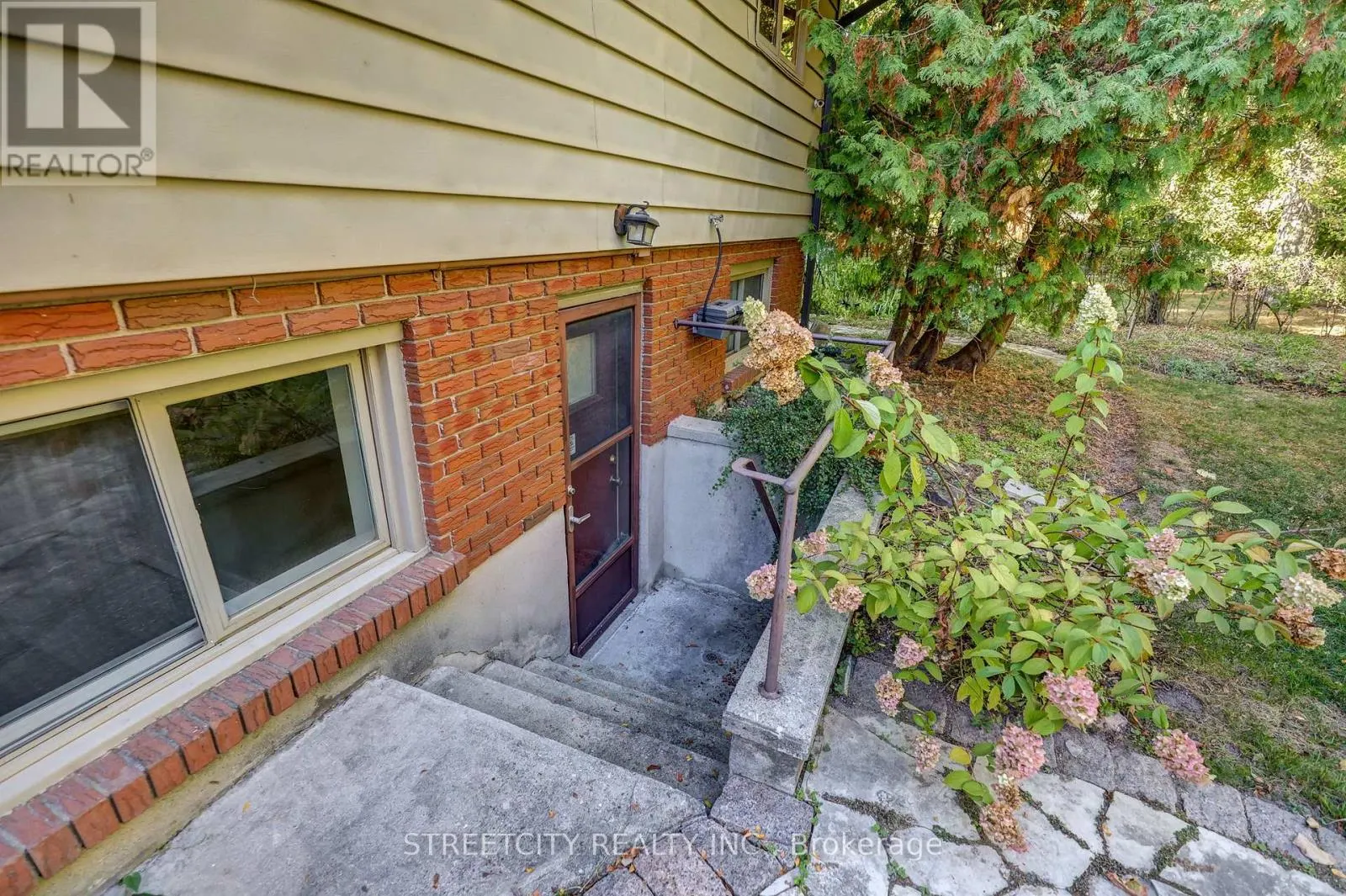 71 GLENBURNIE CRESCENT