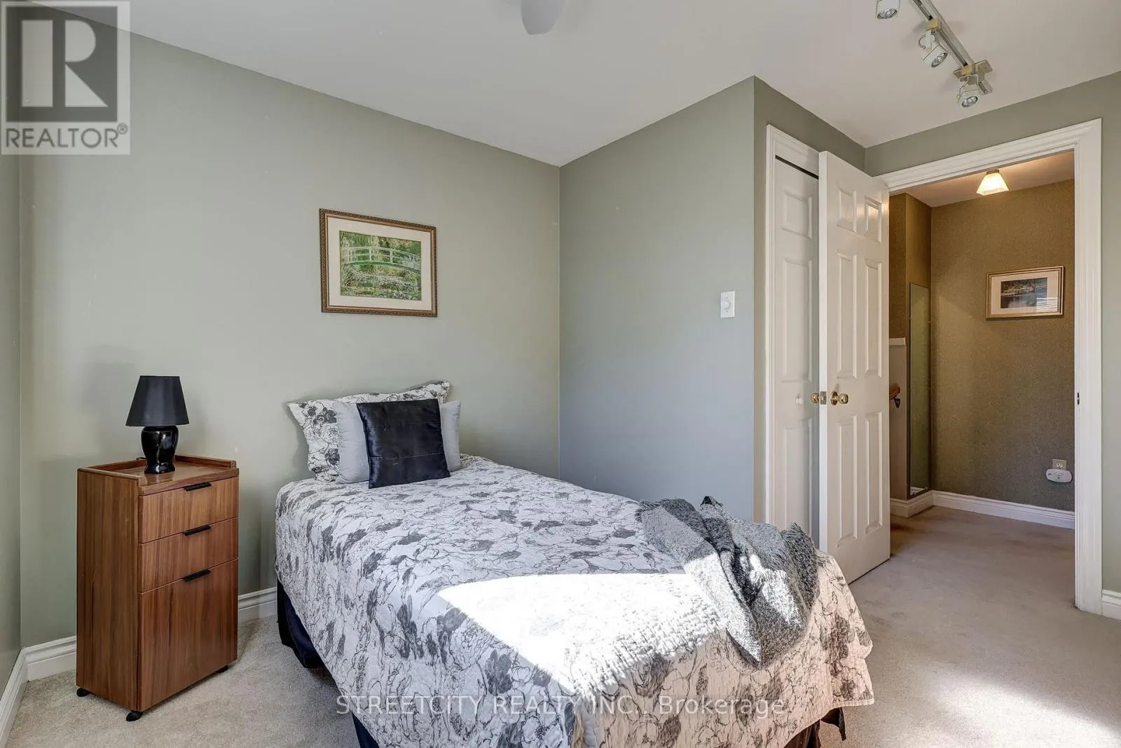 71 GLENBURNIE CRESCENT
