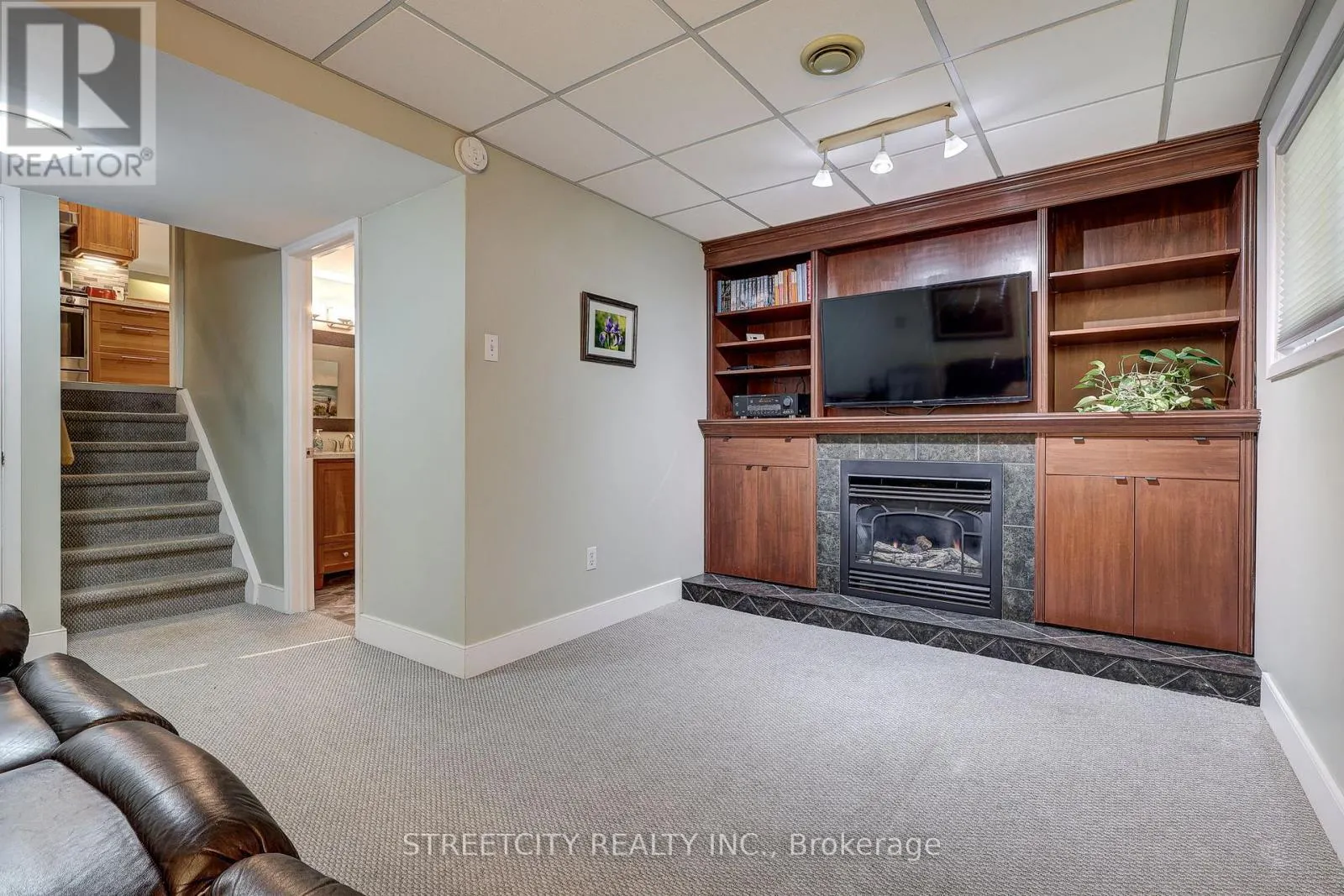 71 GLENBURNIE CRESCENT