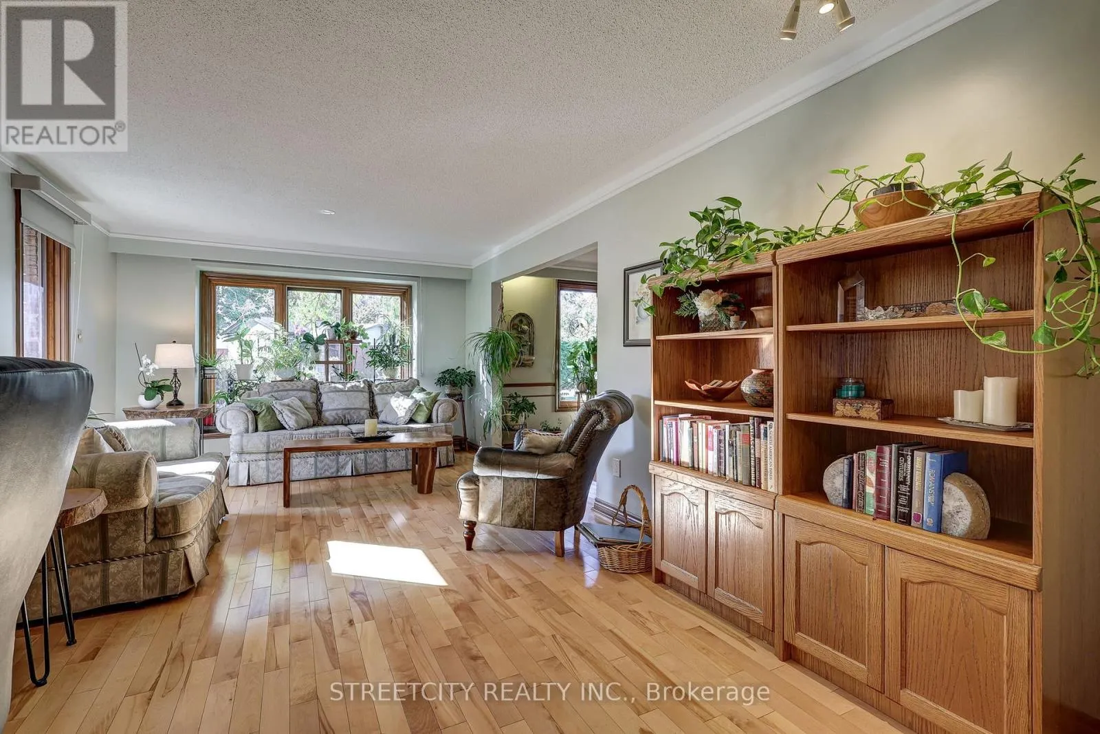 71 GLENBURNIE CRESCENT