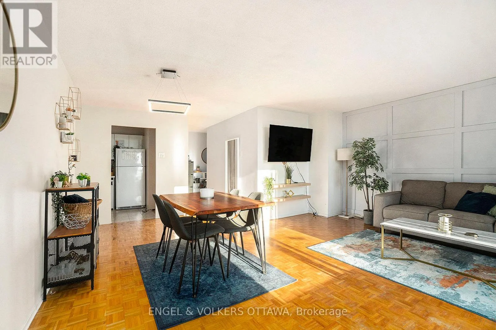 907 - 475 LAURIER AVENUE W