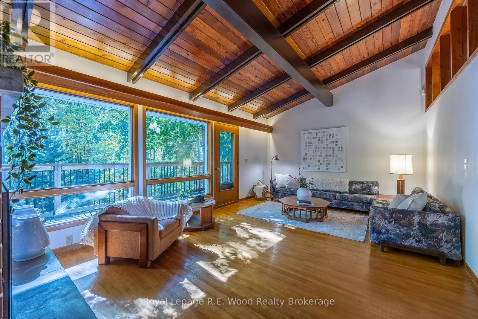 8 HIGHLAND DRIVE