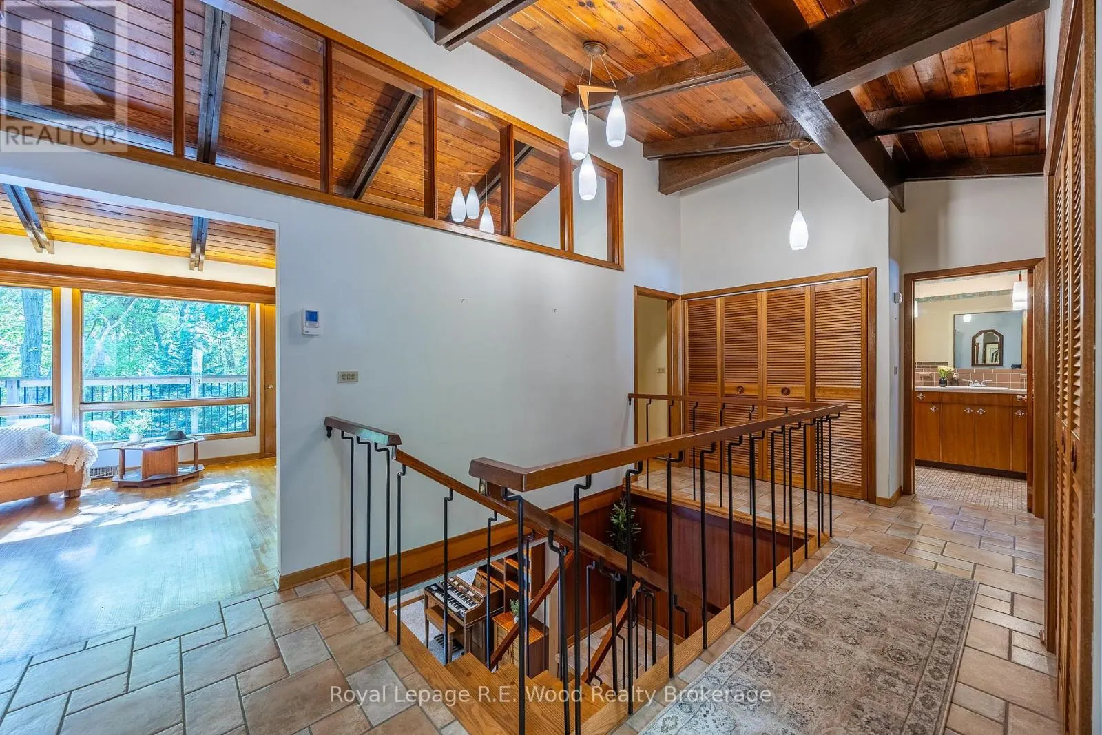 8 HIGHLAND DRIVE