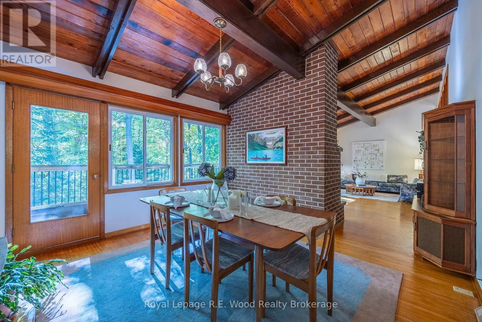 8 HIGHLAND DRIVE