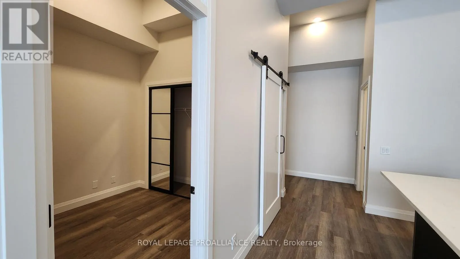 3 - 261 FRONT STREET, #3