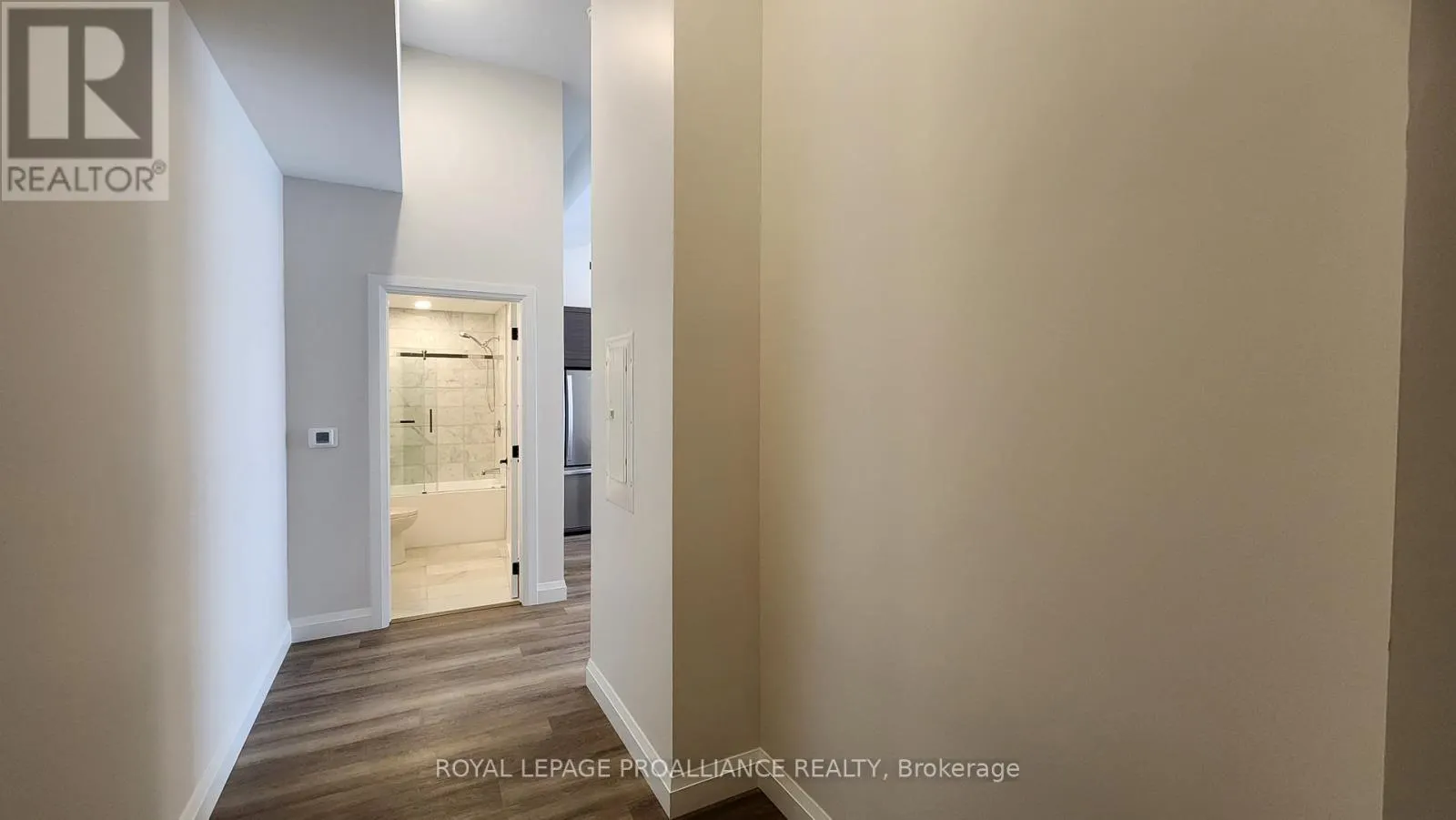 3 - 261 FRONT STREET, #3