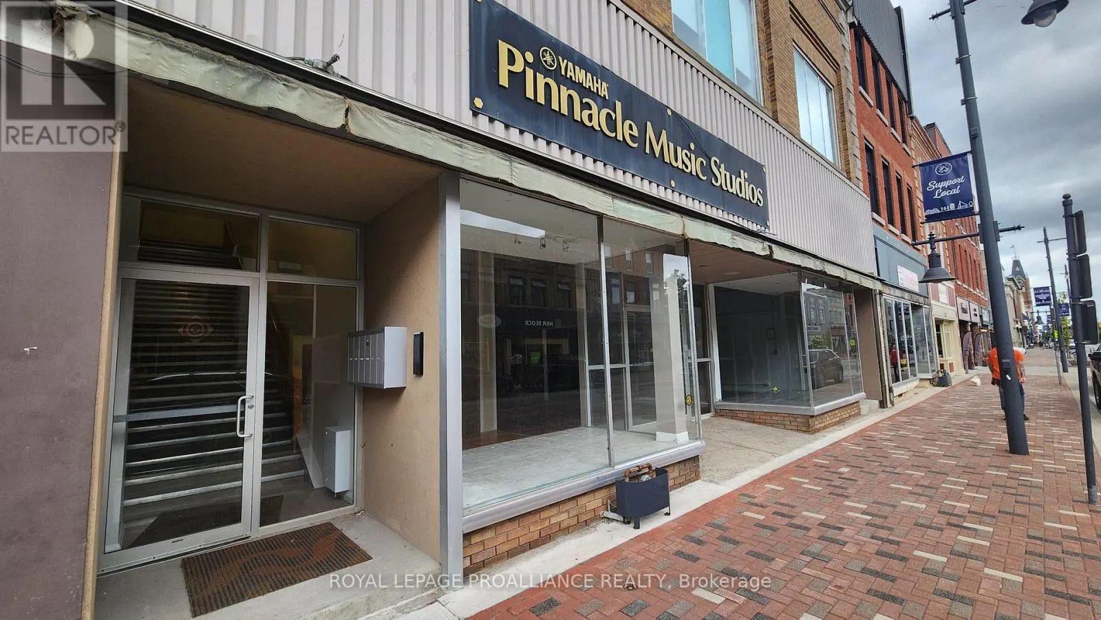 3 - 261 FRONT STREET, #3