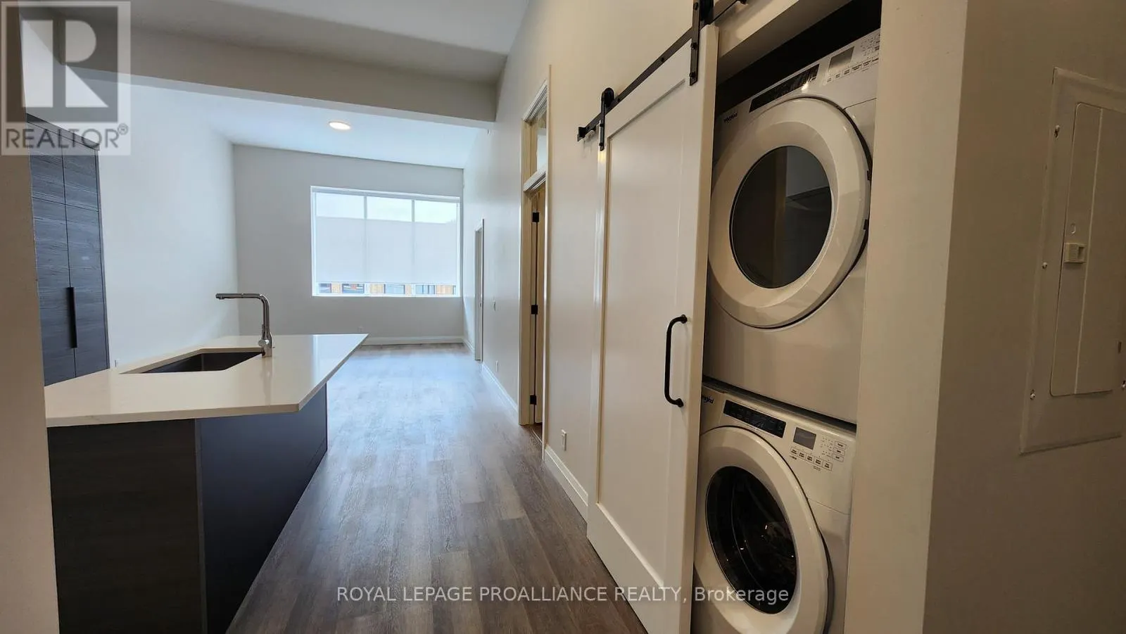 3 - 261 FRONT STREET, #3