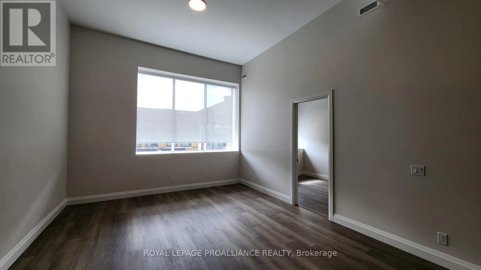 3 - 261 FRONT STREET, #3