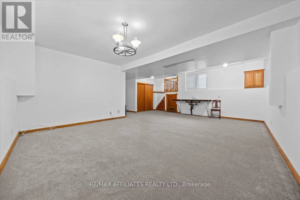 565 VINETTE ROAD