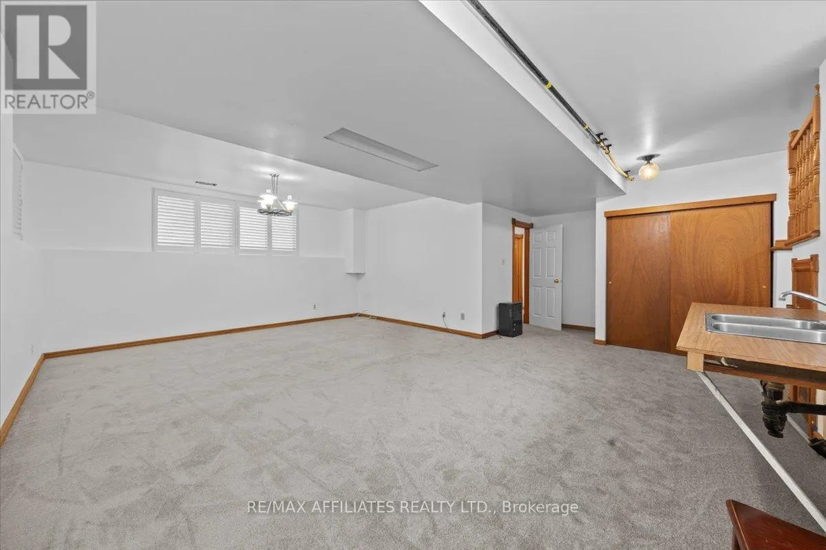 565 VINETTE ROAD