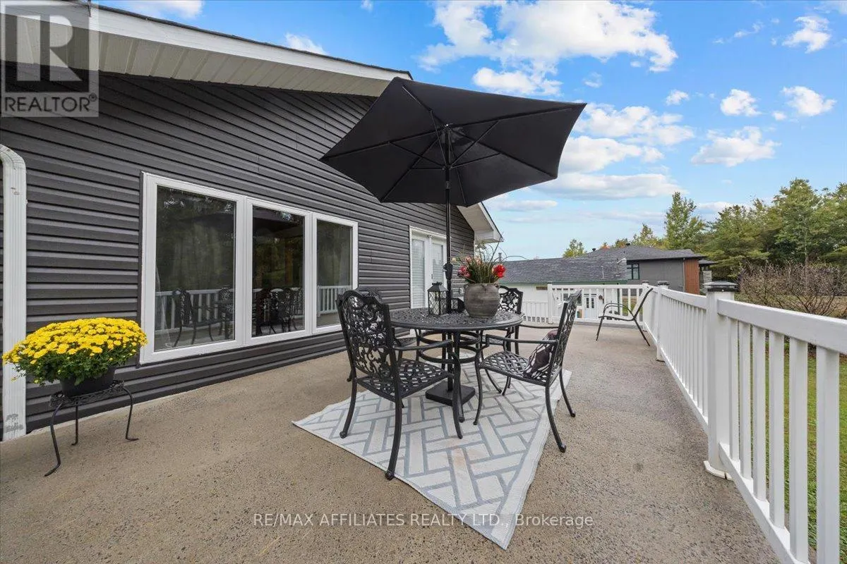 565 VINETTE ROAD