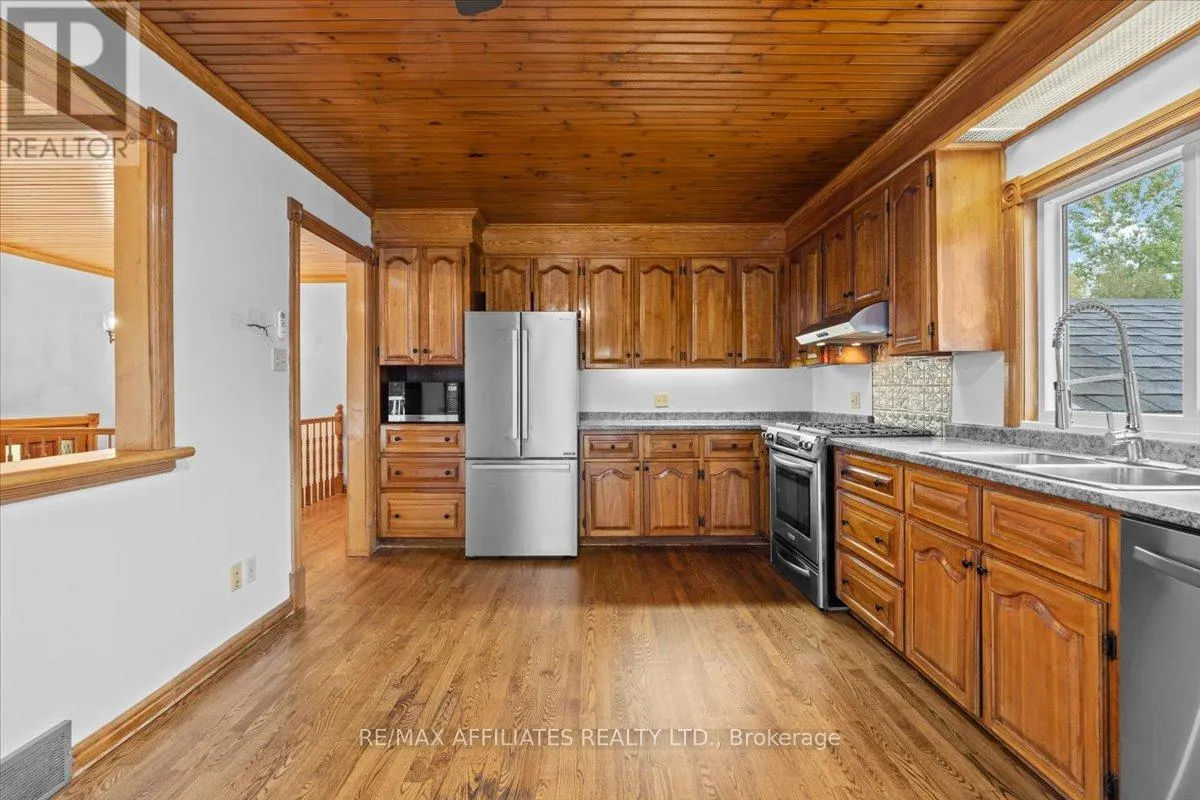 565 VINETTE ROAD