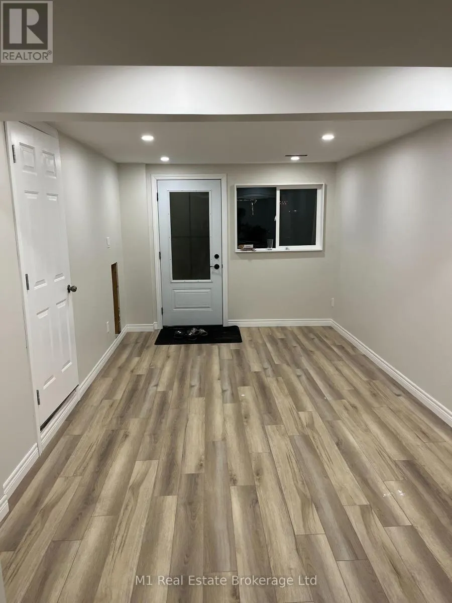 LOWER - 353 IMPERIAL ROAD S, #Lower