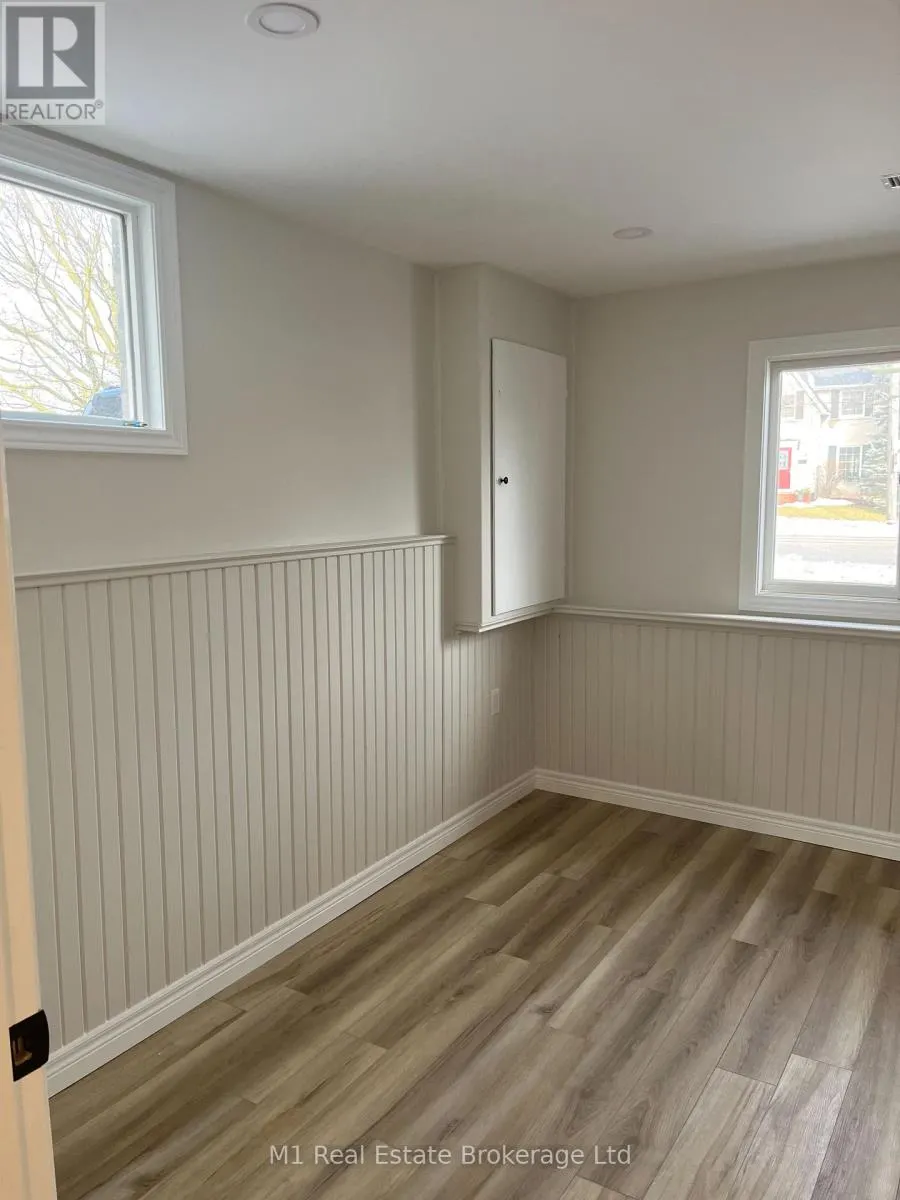 LOWER - 353 IMPERIAL ROAD S, #Lower