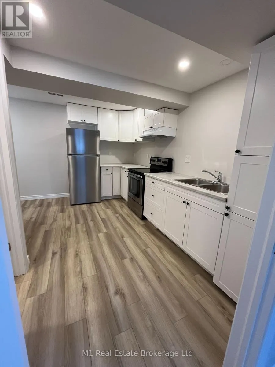 LOWER - 353 IMPERIAL ROAD S, #Lower
