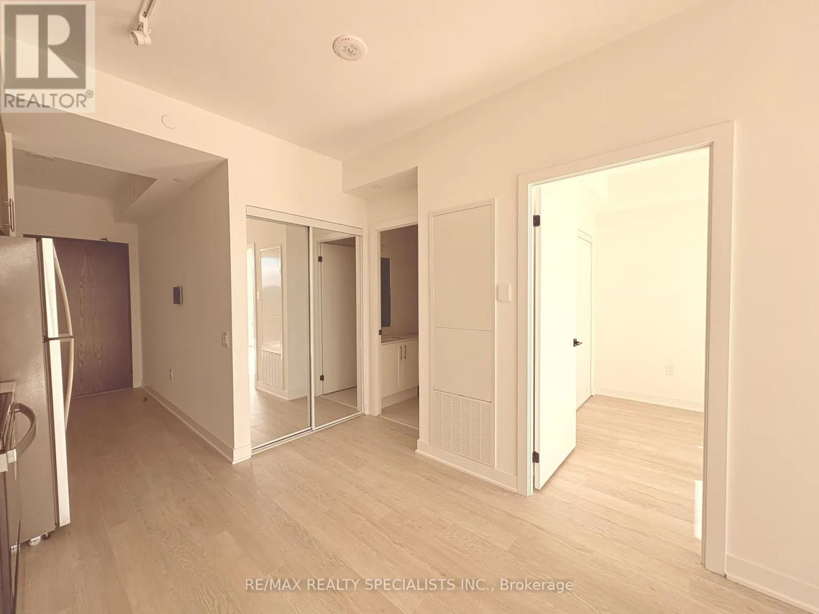 1501 - 2782 BARTON STREET