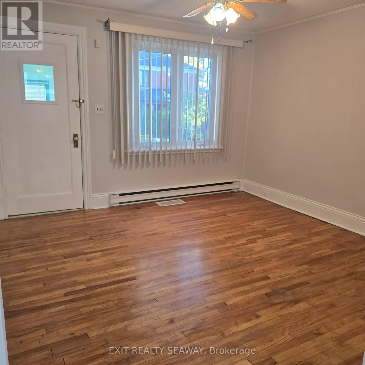 106 6TH STREET W