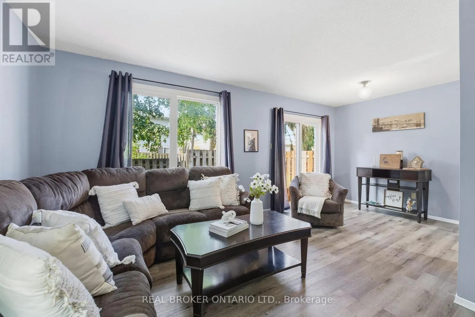 6 - 445 KINGSCOURT DRIVE