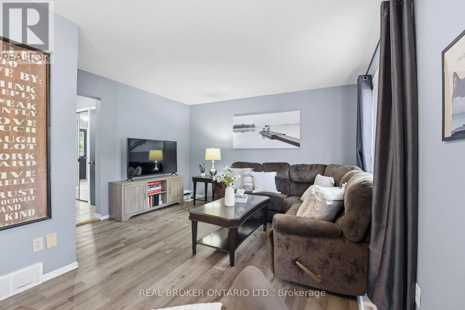 6 - 445 KINGSCOURT DRIVE