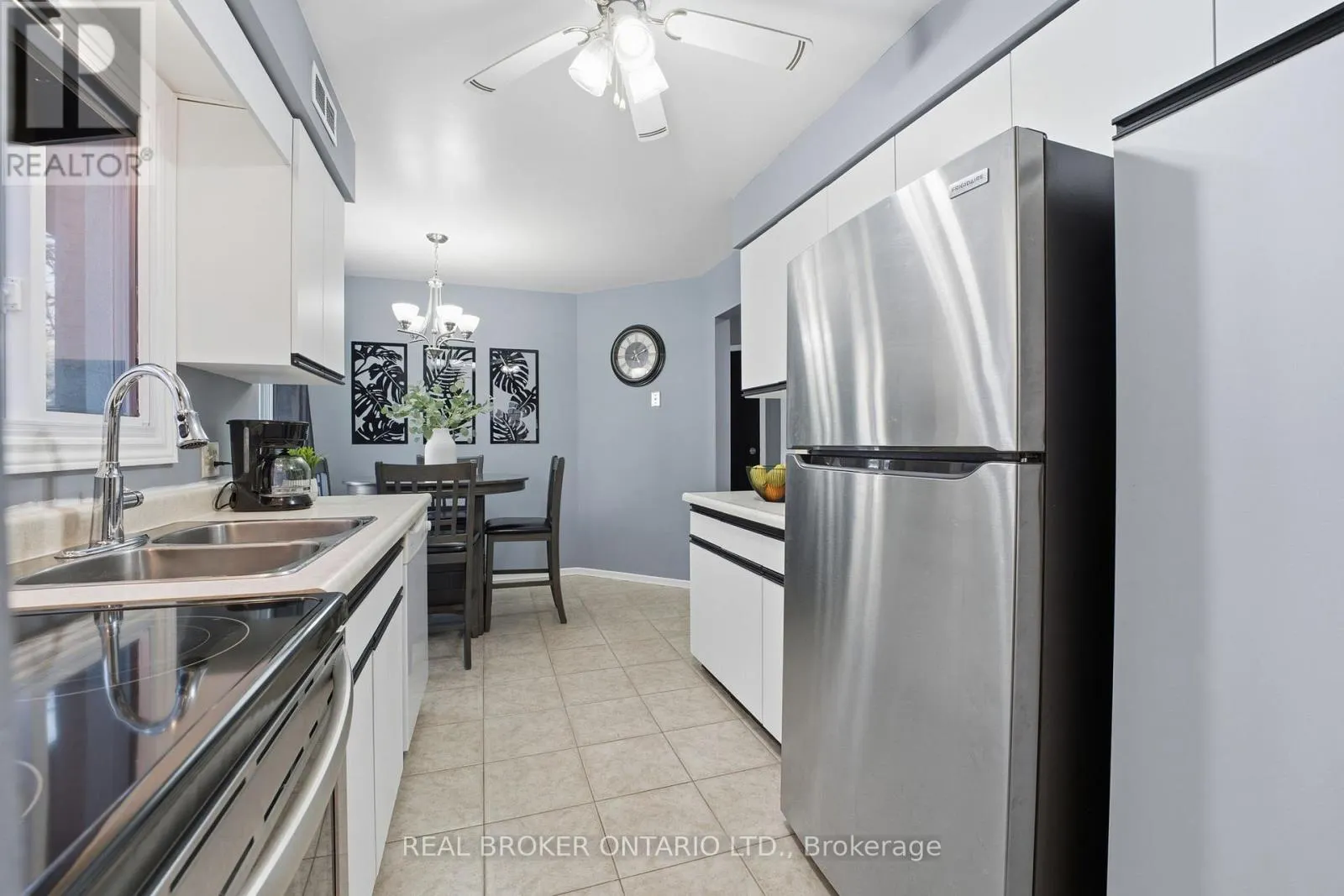 6 - 445 KINGSCOURT DRIVE