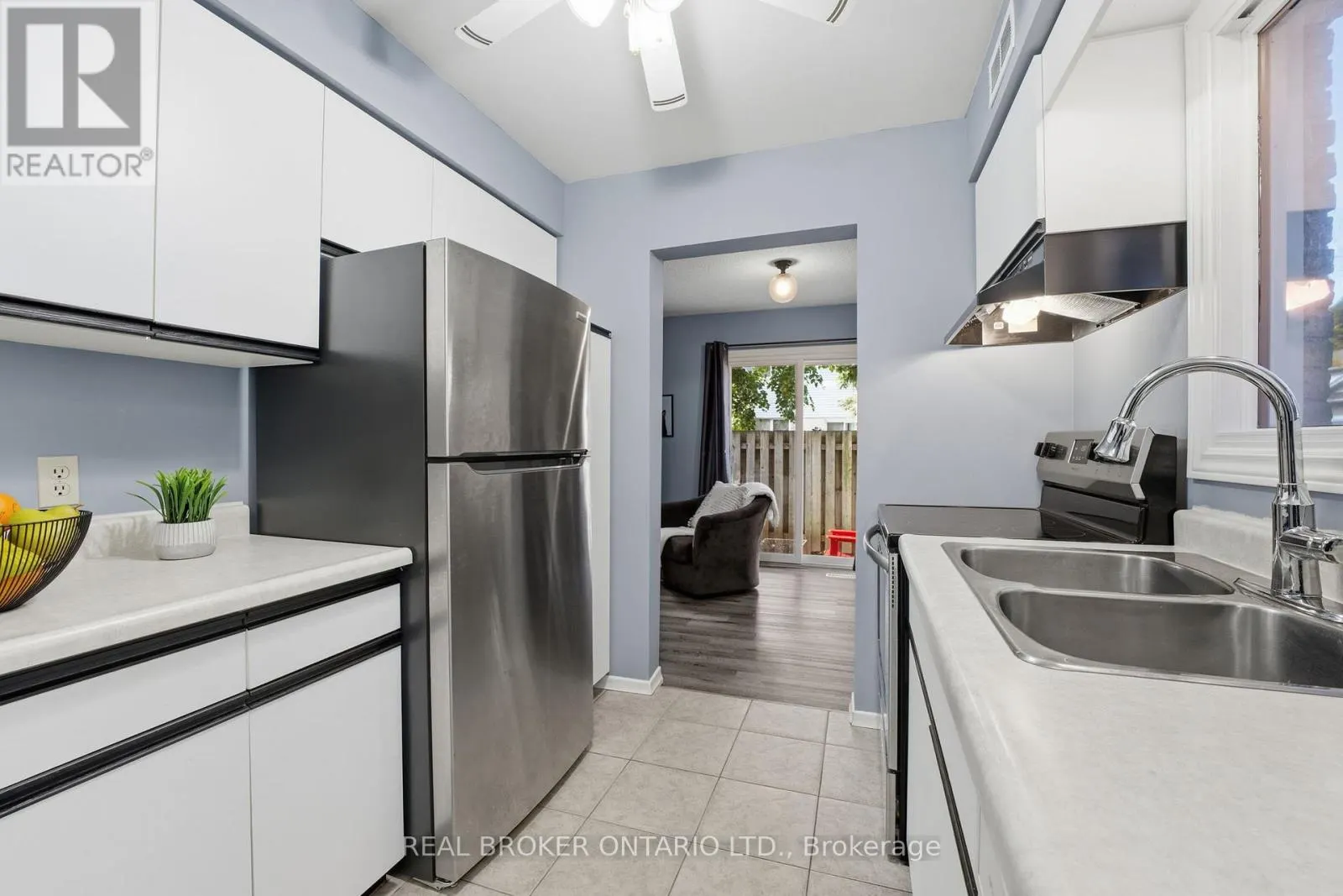 6 - 445 KINGSCOURT DRIVE