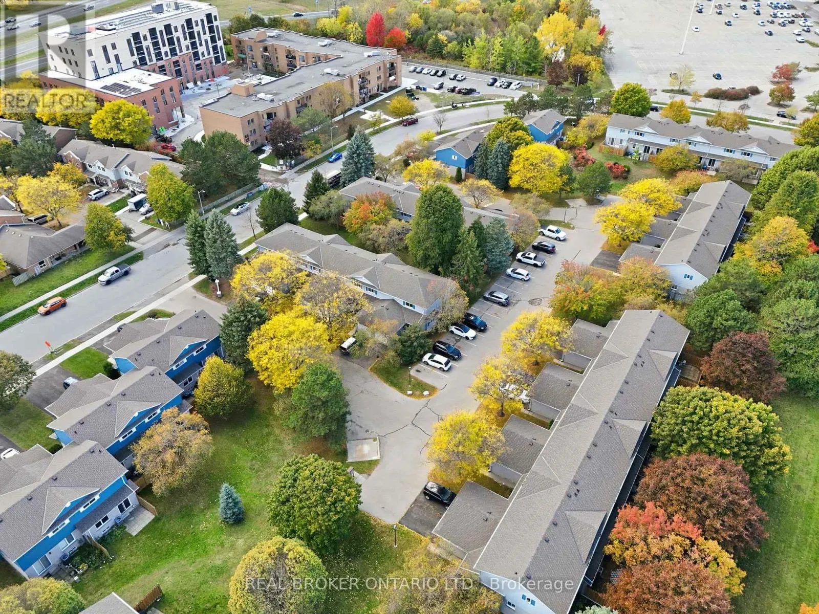 6 - 445 KINGSCOURT DRIVE