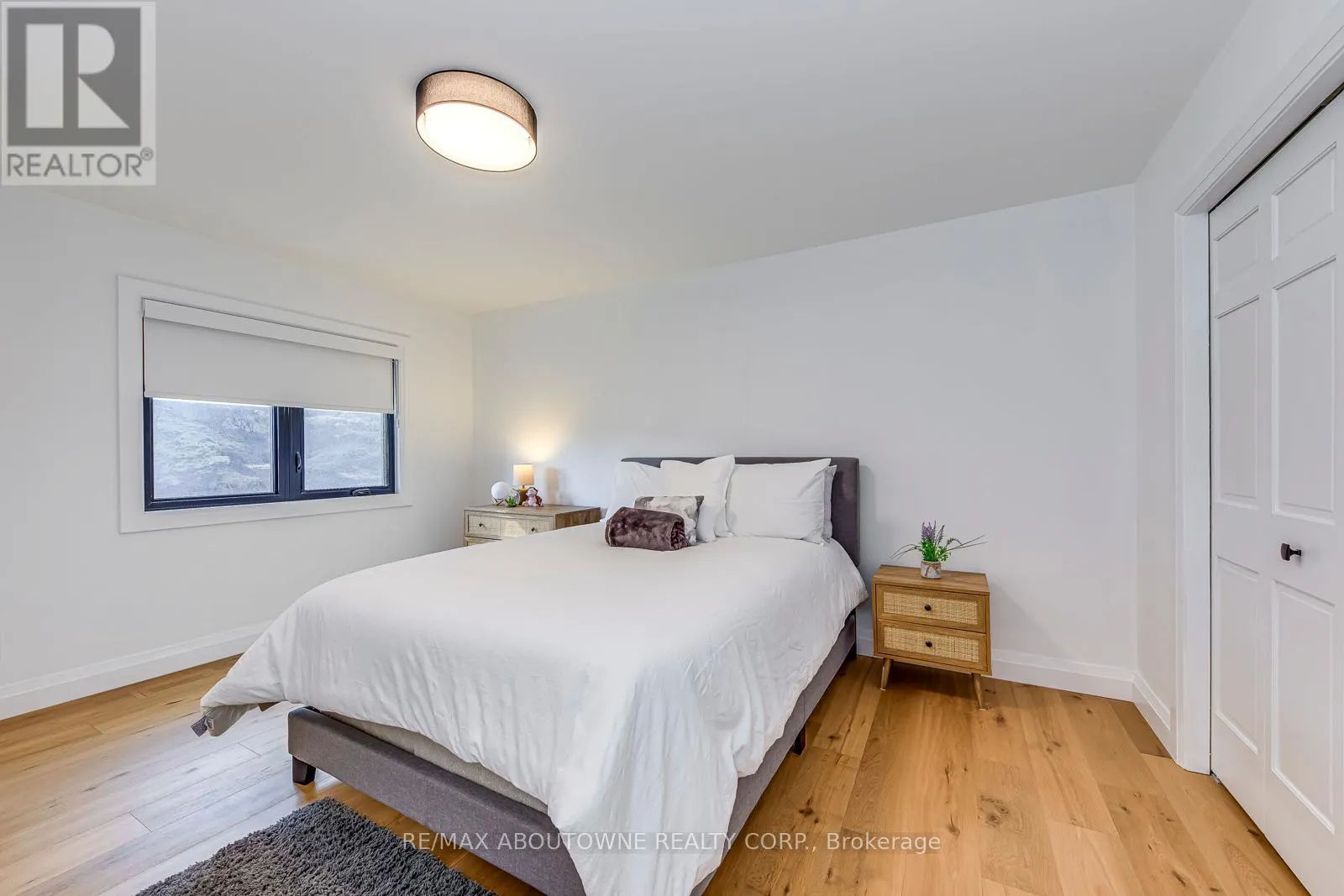 54 DEERVIEW AVENUE
