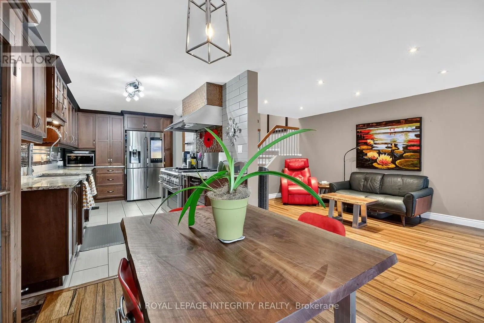 40 SHADETREE CRESCENT