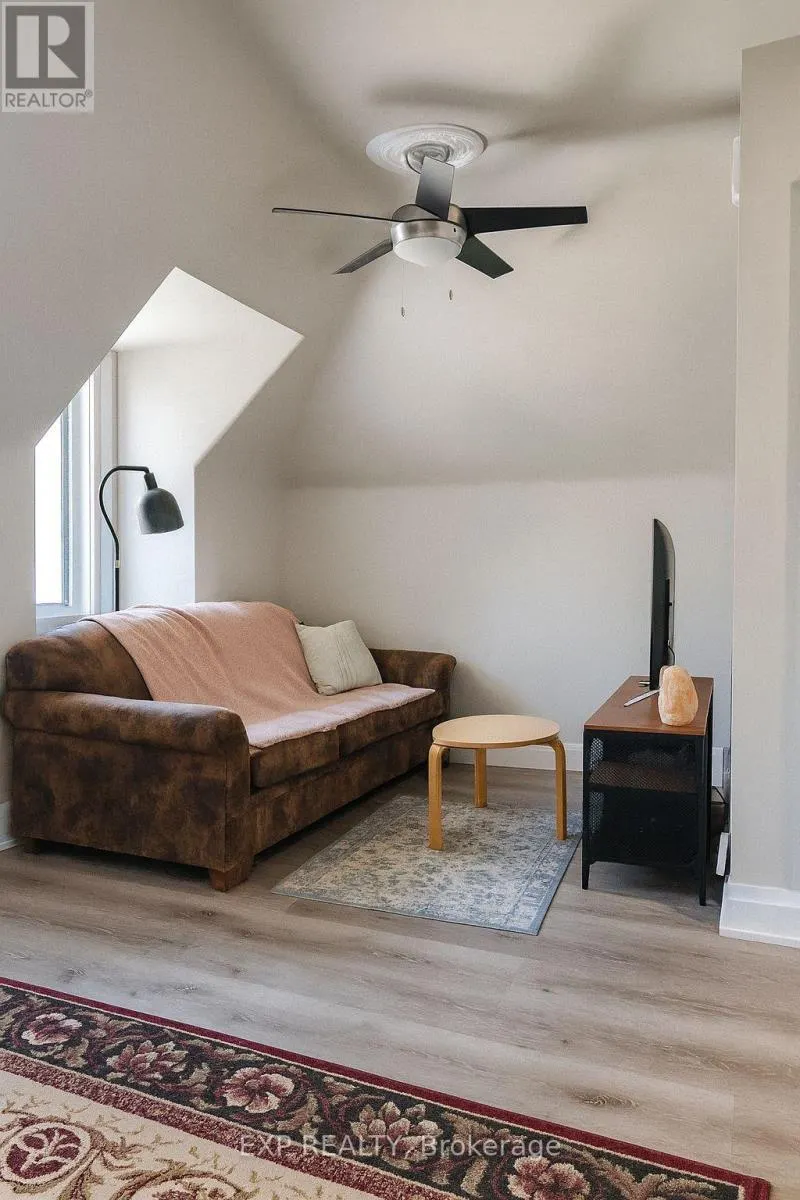 3 - 12 SOMERSET STREET W