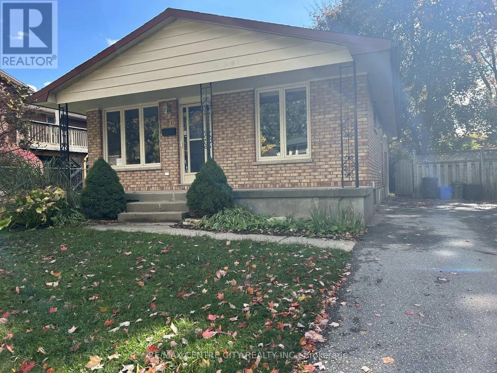 27 GATINEAU CRESCENT