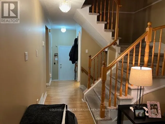 19 ASTORIA CRESCENT W