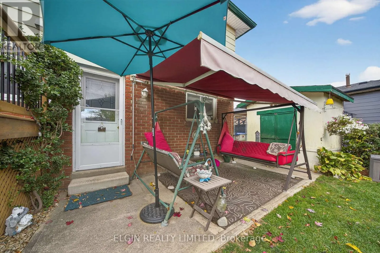 14 STIRLING CRESCENT