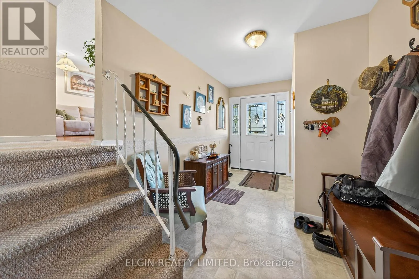 14 STIRLING CRESCENT