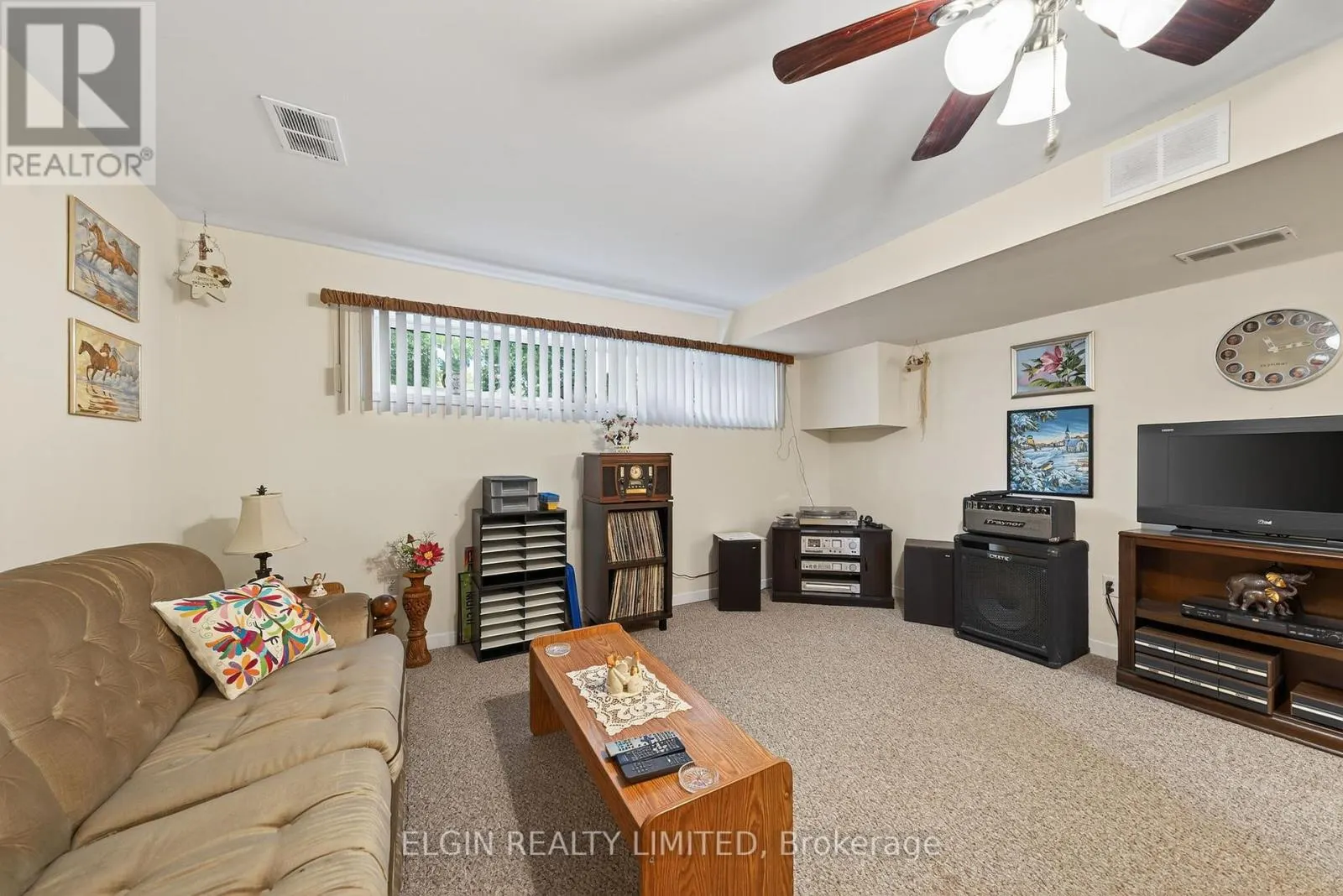 14 STIRLING CRESCENT