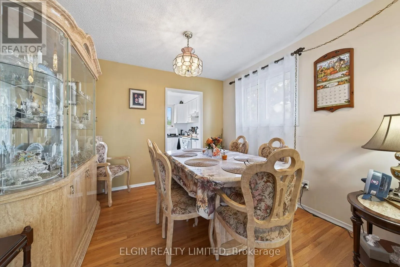 14 STIRLING CRESCENT