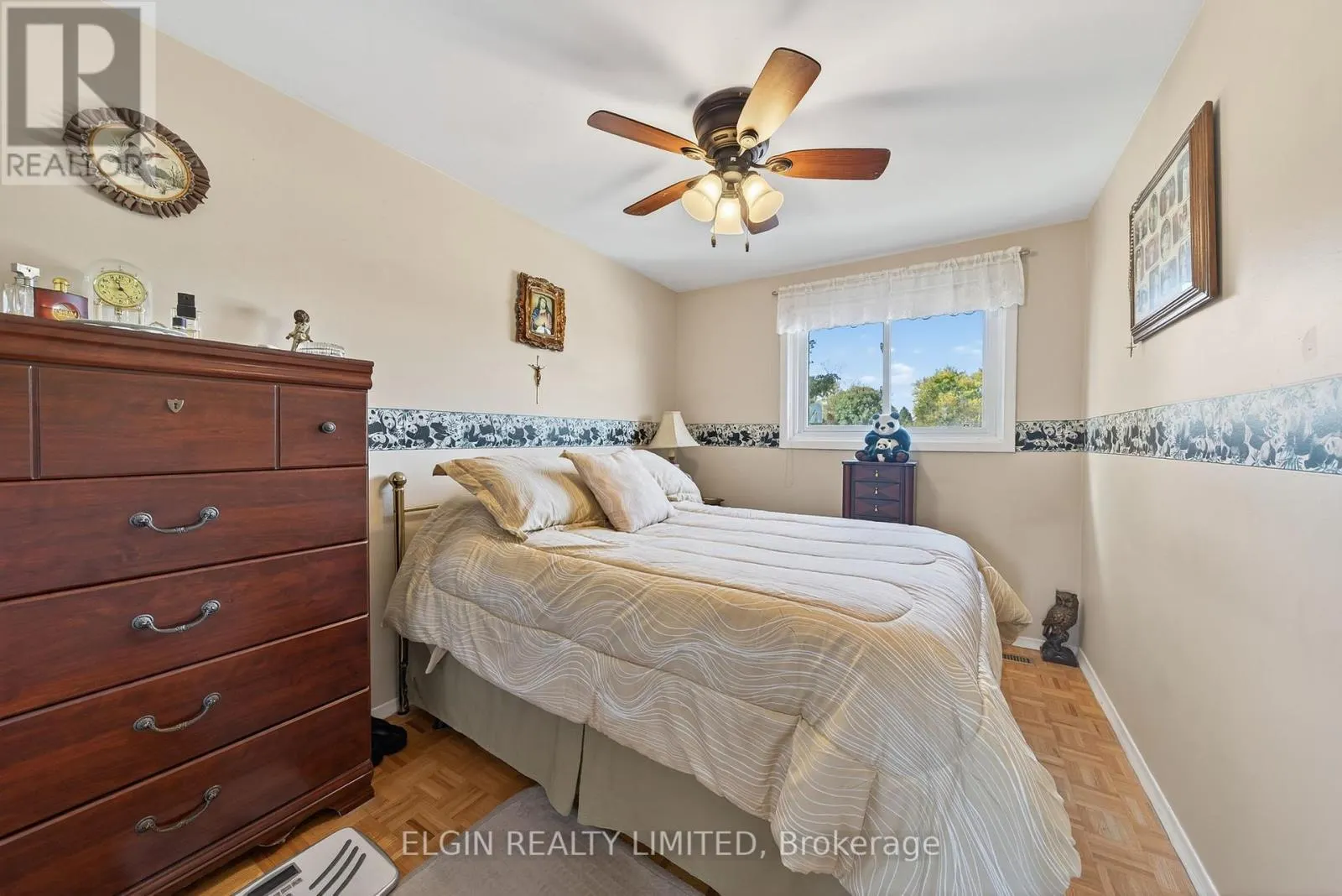 14 STIRLING CRESCENT