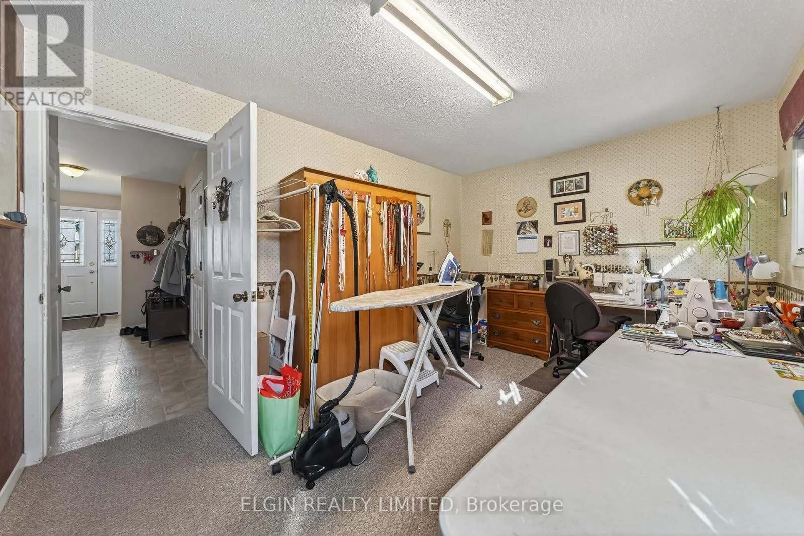 14 STIRLING CRESCENT