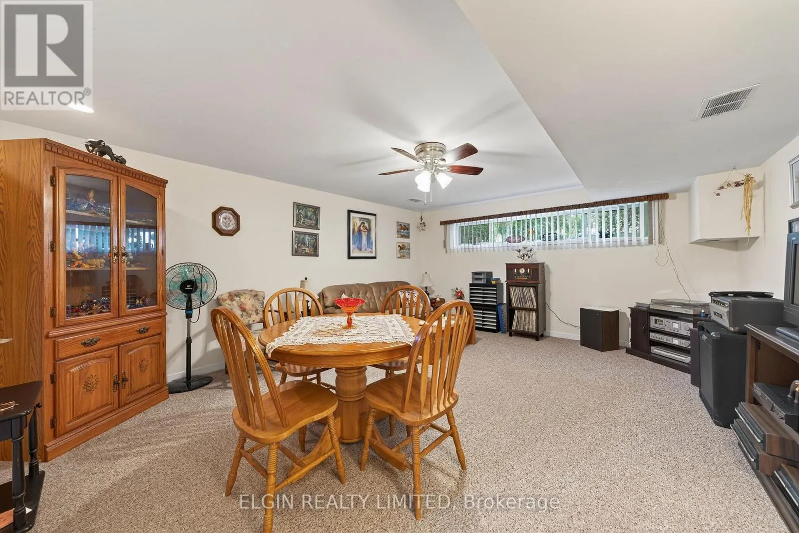 14 STIRLING CRESCENT
