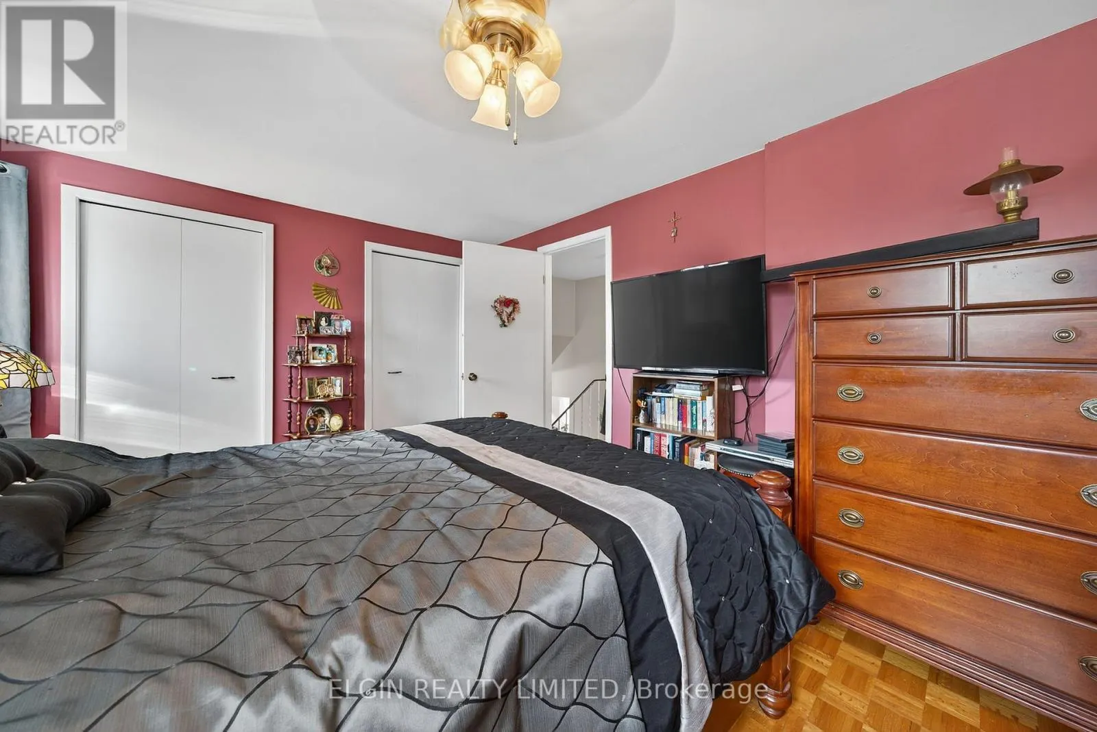 14 STIRLING CRESCENT
