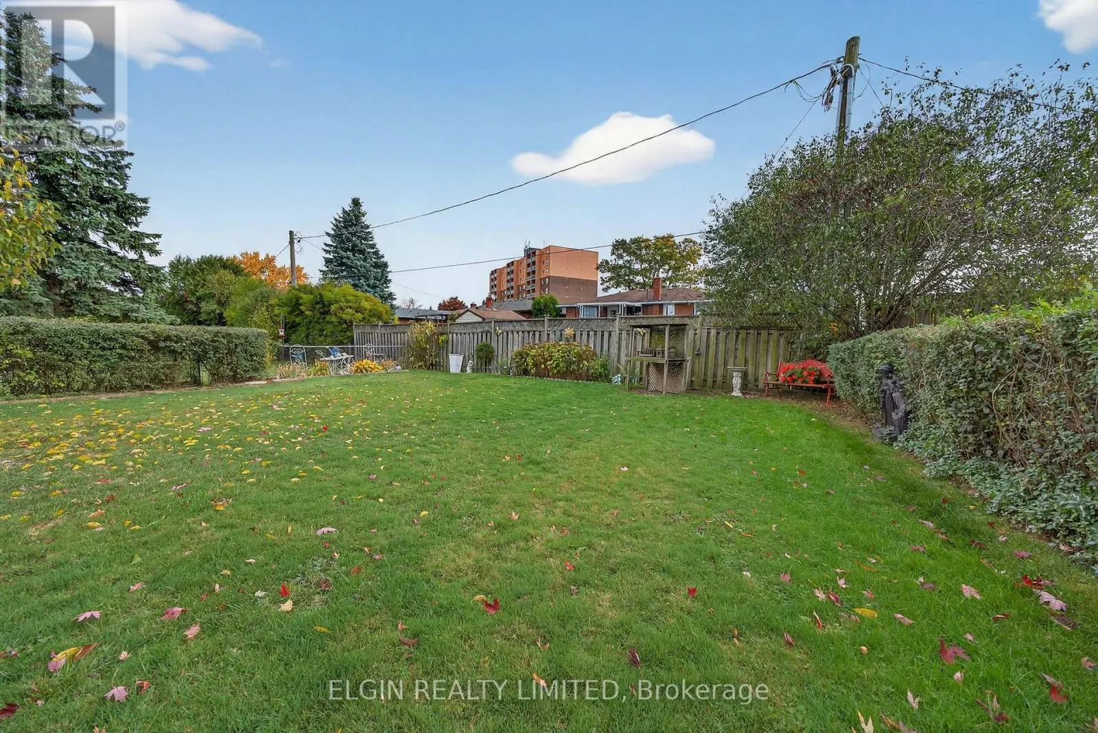 14 STIRLING CRESCENT