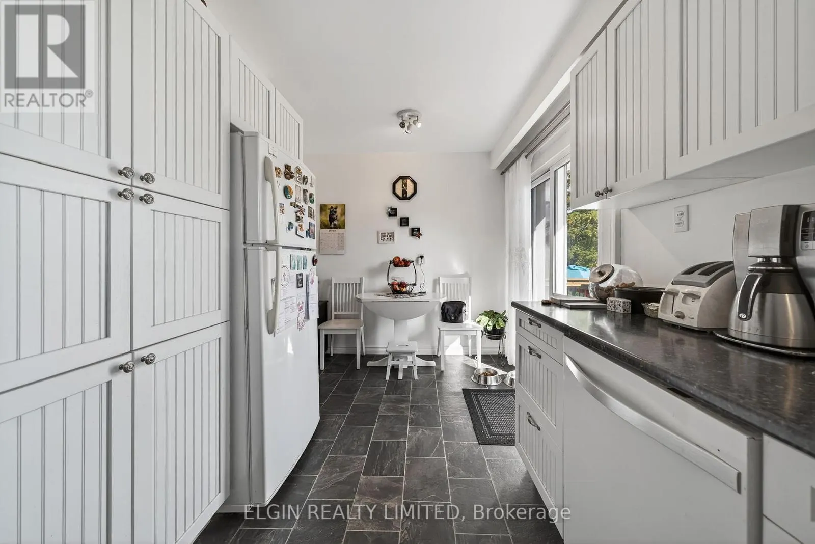 14 STIRLING CRESCENT