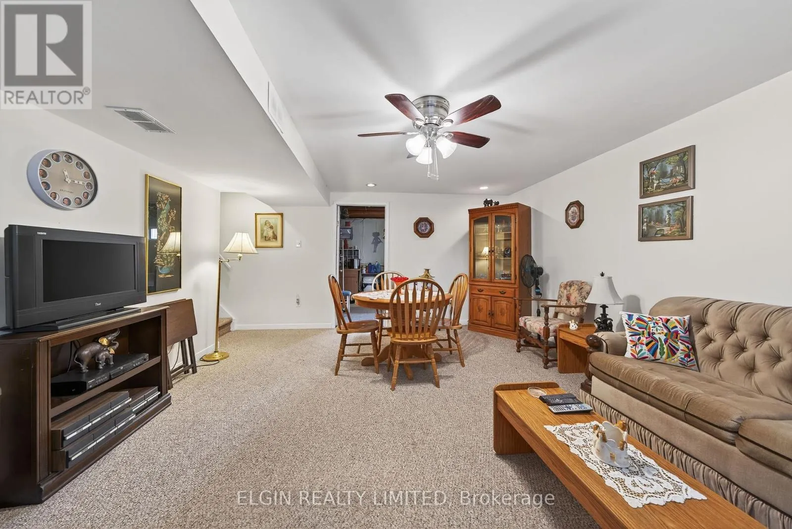14 STIRLING CRESCENT